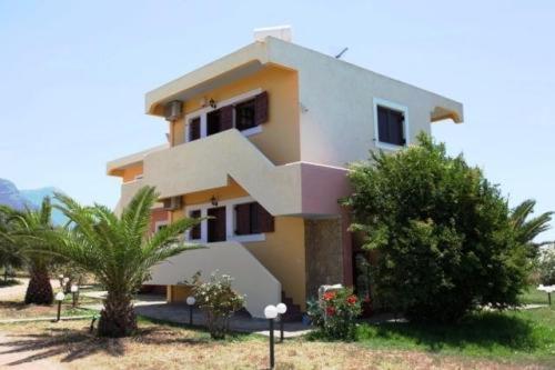 Terpsichore Apartments Kyparissia Bagian luar foto