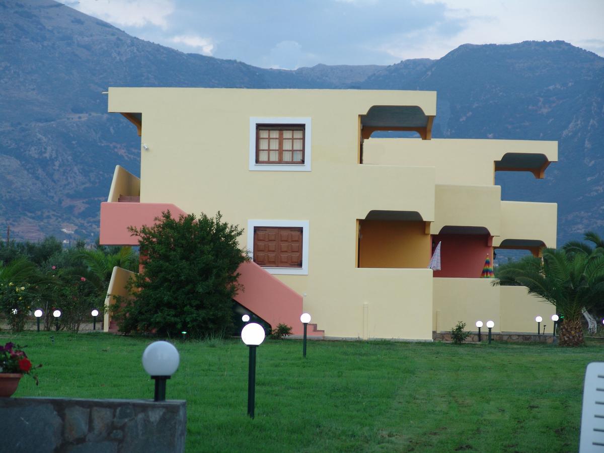 Terpsichore Apartments Kyparissia Bagian luar foto